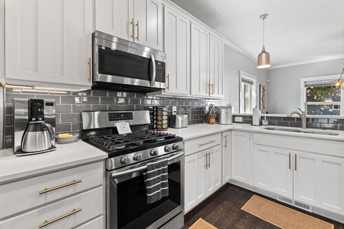 Ultimate Coeur d'Alene Retreat – Hot Tub, Arcade Fun & Year-Round Adventure!