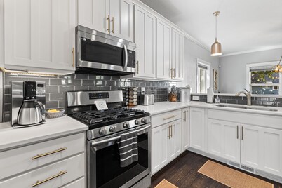 Ultimate Coeur d'Alene Retreat – Hot Tub, Arcade Fun & Year-Round Adventure!