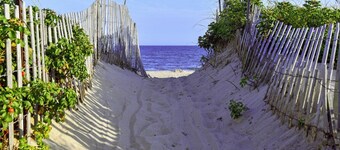 Charming Montauk Getaway centrally located 