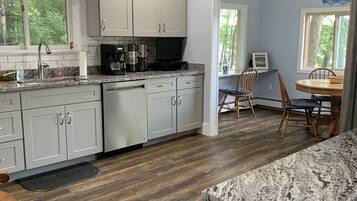 KylskÄp, mikrovÄgsugn, ugn och spishÀll