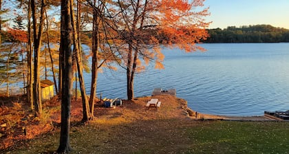 Highland Dream: All Season Beauty! 5BR/2BA, Lakefront, Stay and Play. 4 Season