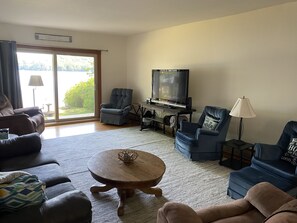 Smart TV, table football