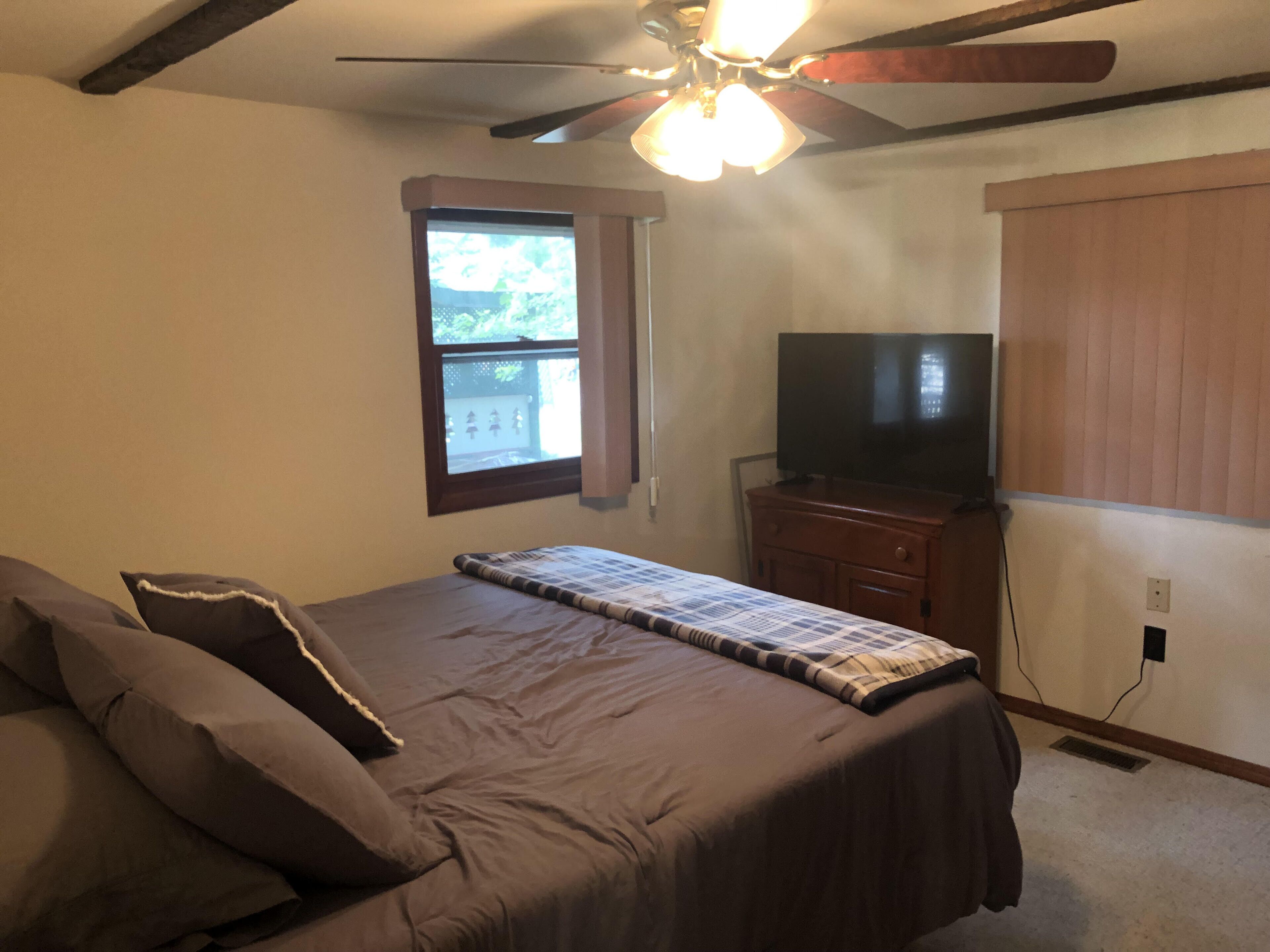 Lakefront Cabin (15 minutes from Jack Frost, 25 minutes from Camelback)