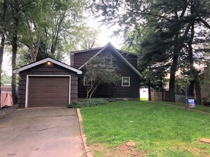Exterior - Lakefront Cabin (15 minutes from Jack Frost, 25 minutes from Camelback) (Pocono Lake)