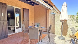 Outdoor dining - House T3 for 4 people - Swimming pool - Air conditionning - WiFi - Terrace - Sainte Maxime -... (STE MAXIME)