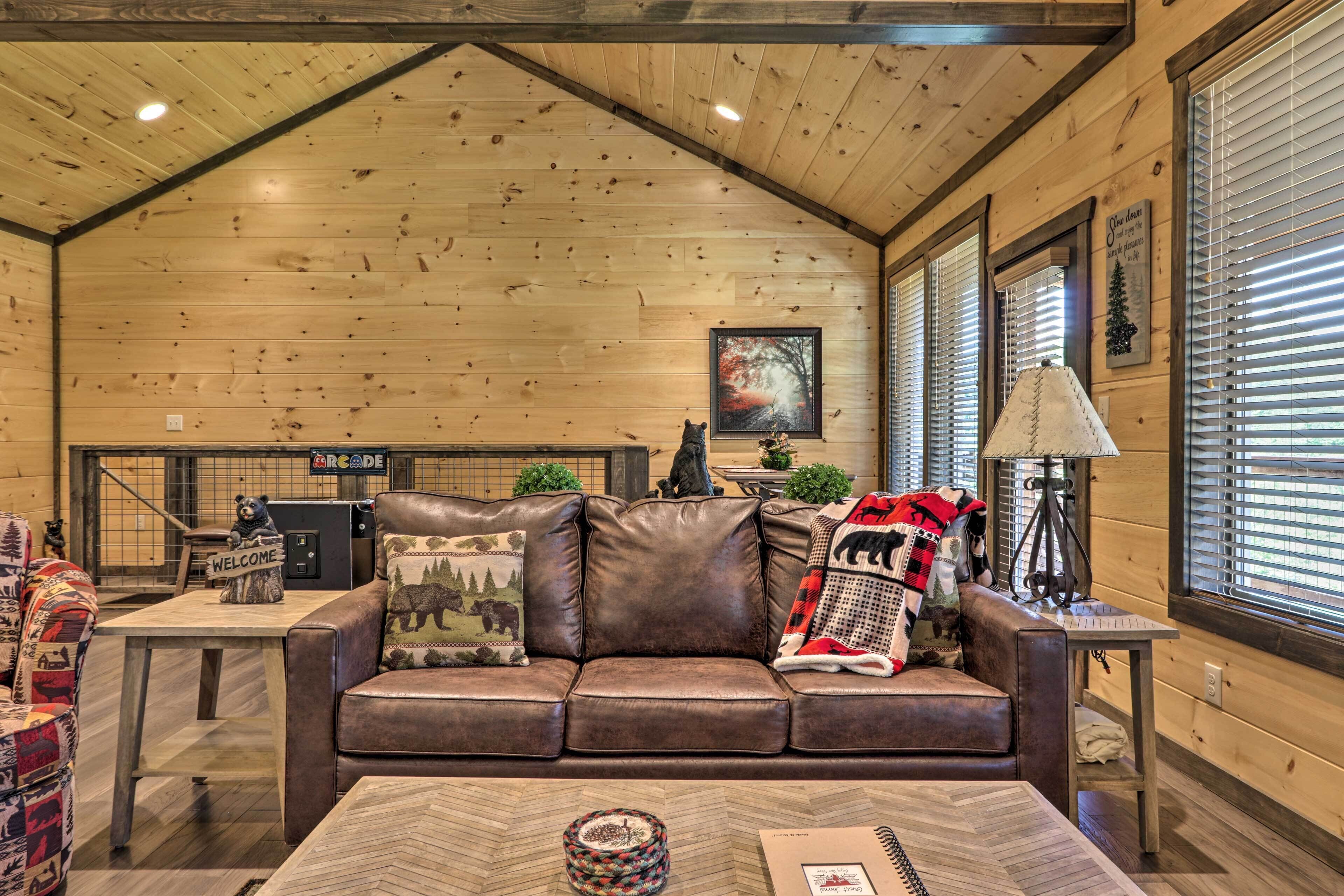 Smoky Mtn 'Peaceful Paradise' w/ Indoor Pool!