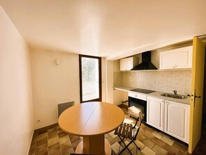 Dining - Villa for 8 people with heated pool and a small sea view in the Valcros estate in La Londe les... (LA LONDE LES MAURES)