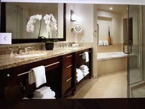 Bathroom - One Bedroom  Villa, for up to 4, ideal for Coachella Festival. (Rancho Mirage)