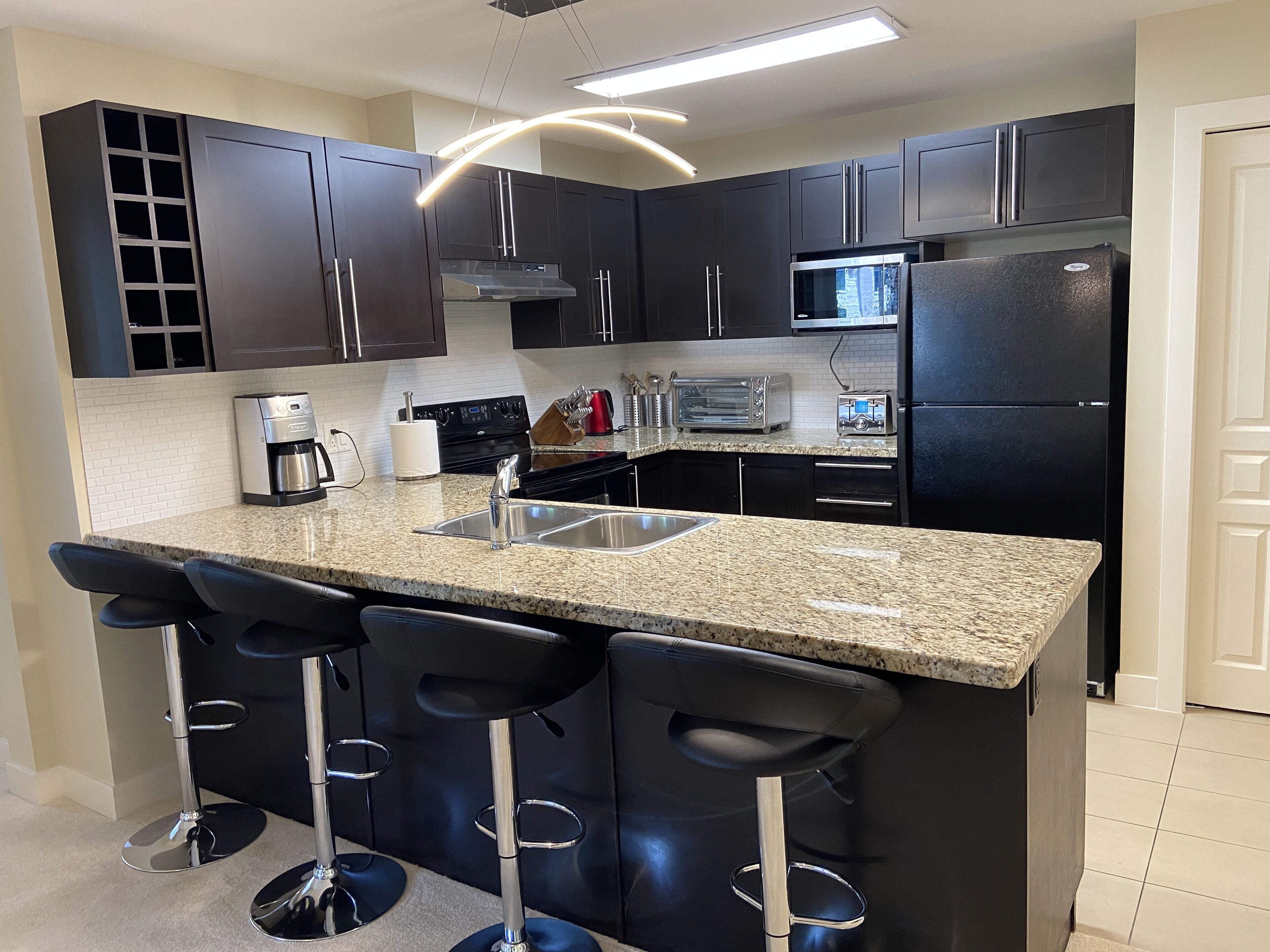 Kelowna downtown lakeside resort condo