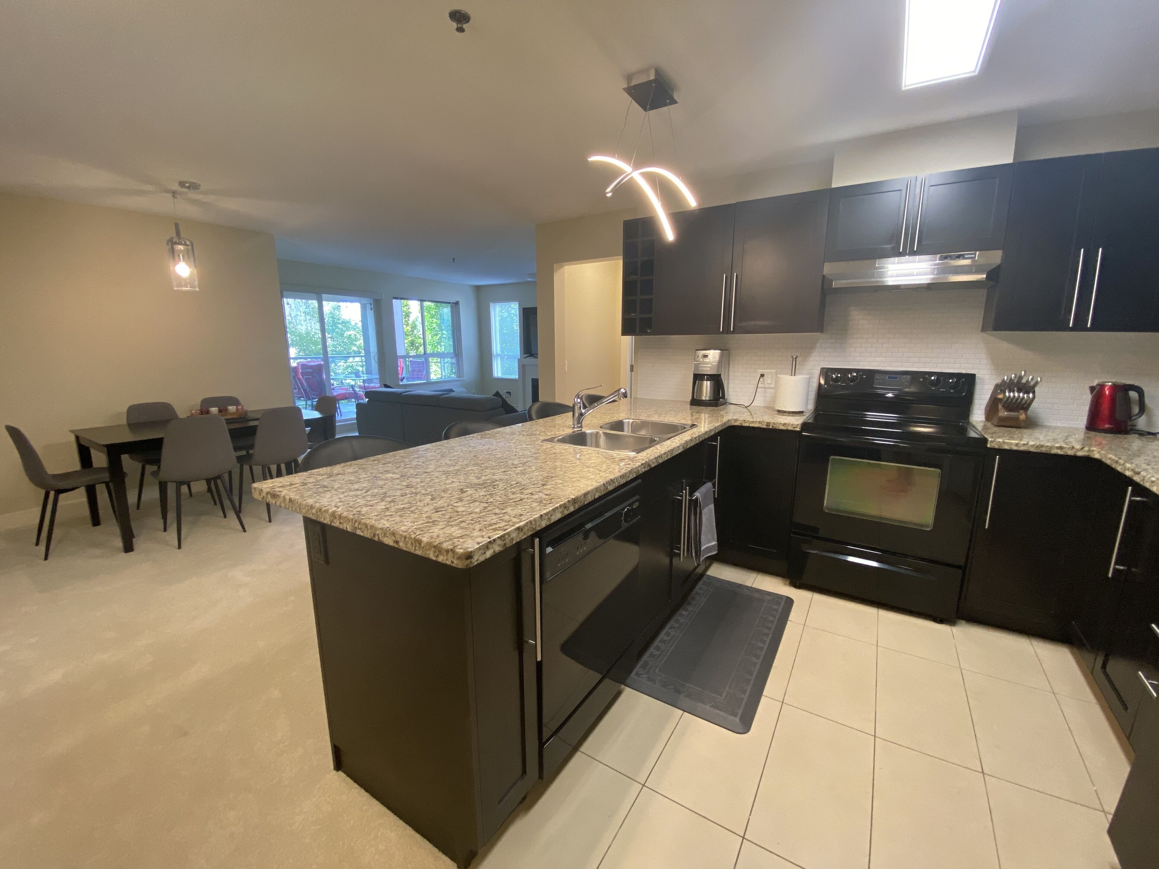 Kelowna downtown lakeside resort condo