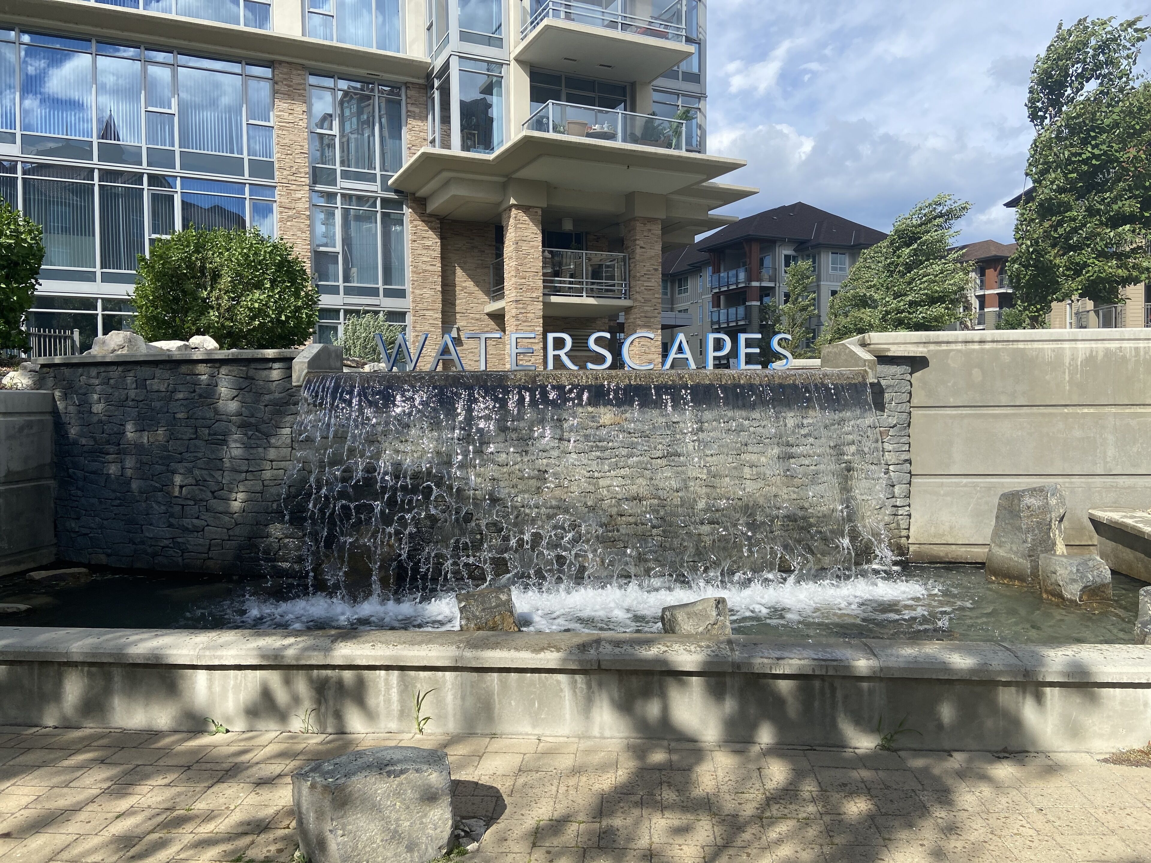 Kelowna downtown lakeside resort condo