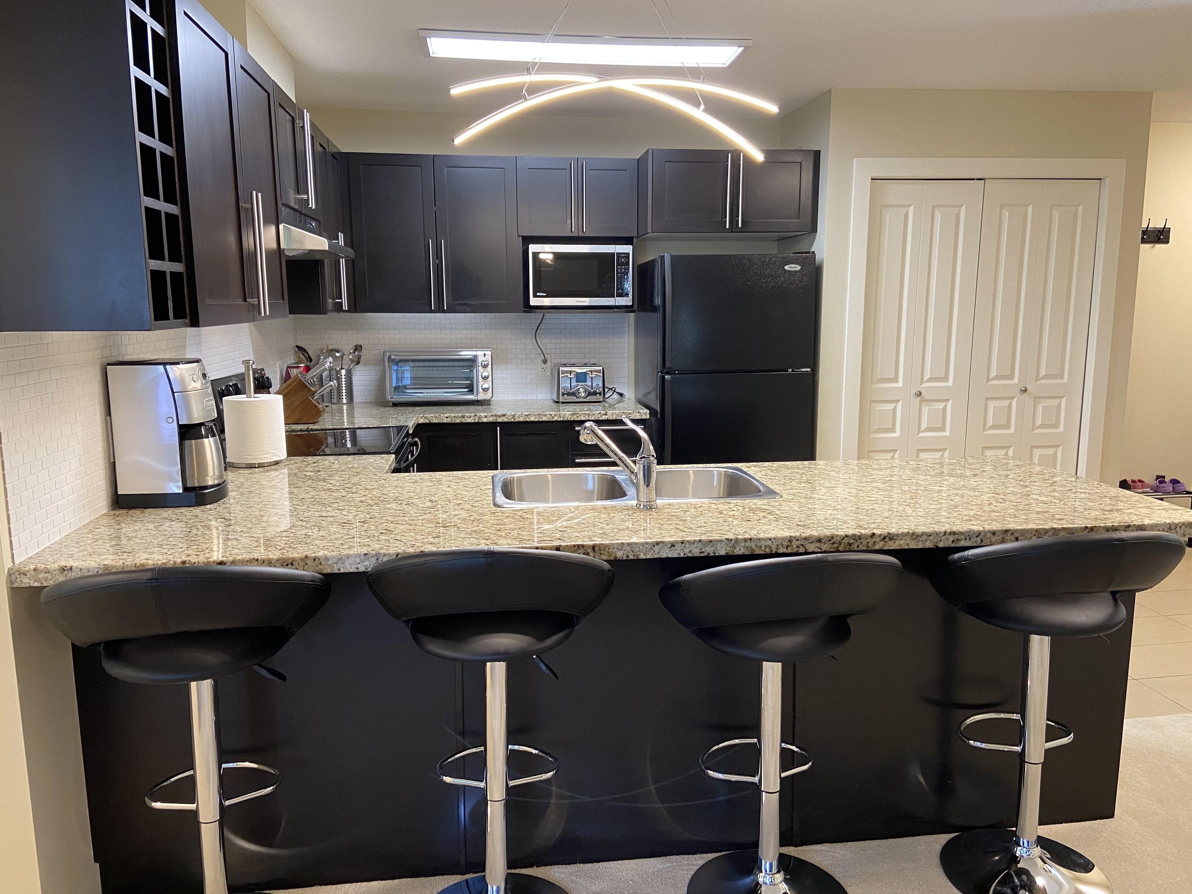 Kelowna downtown lakeside resort condo