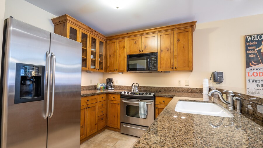 One Bedroom Condo with Large Balcony over Mountaineer Square 1 Condo - No Cleaning Fee! by RedAwning