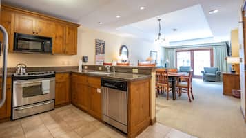 Condo, 1 Bedroom | Private kitchen | Fridge, oven, dishwasher, coffee/tea maker
