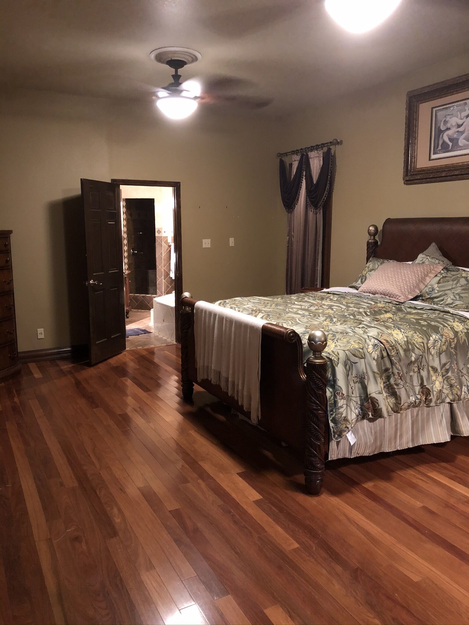 Spacious house for the whole family to enjoy a holiday or bbq & swim.