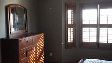 7 Schlafzimmer, Bügeleisen/Bügelbrett, WLAN, Bettwäsche