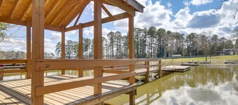 Pet-Friendly Lakehouse: View Tower + Fire Pit!