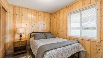 3 bedrooms, free WiFi, bed sheets