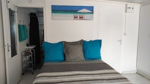 1 bedroom, iron/ironing board, free WiFi, bed sheets