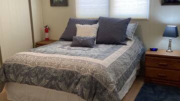 3 bedrooms, desk, iron/ironing board, free WiFi