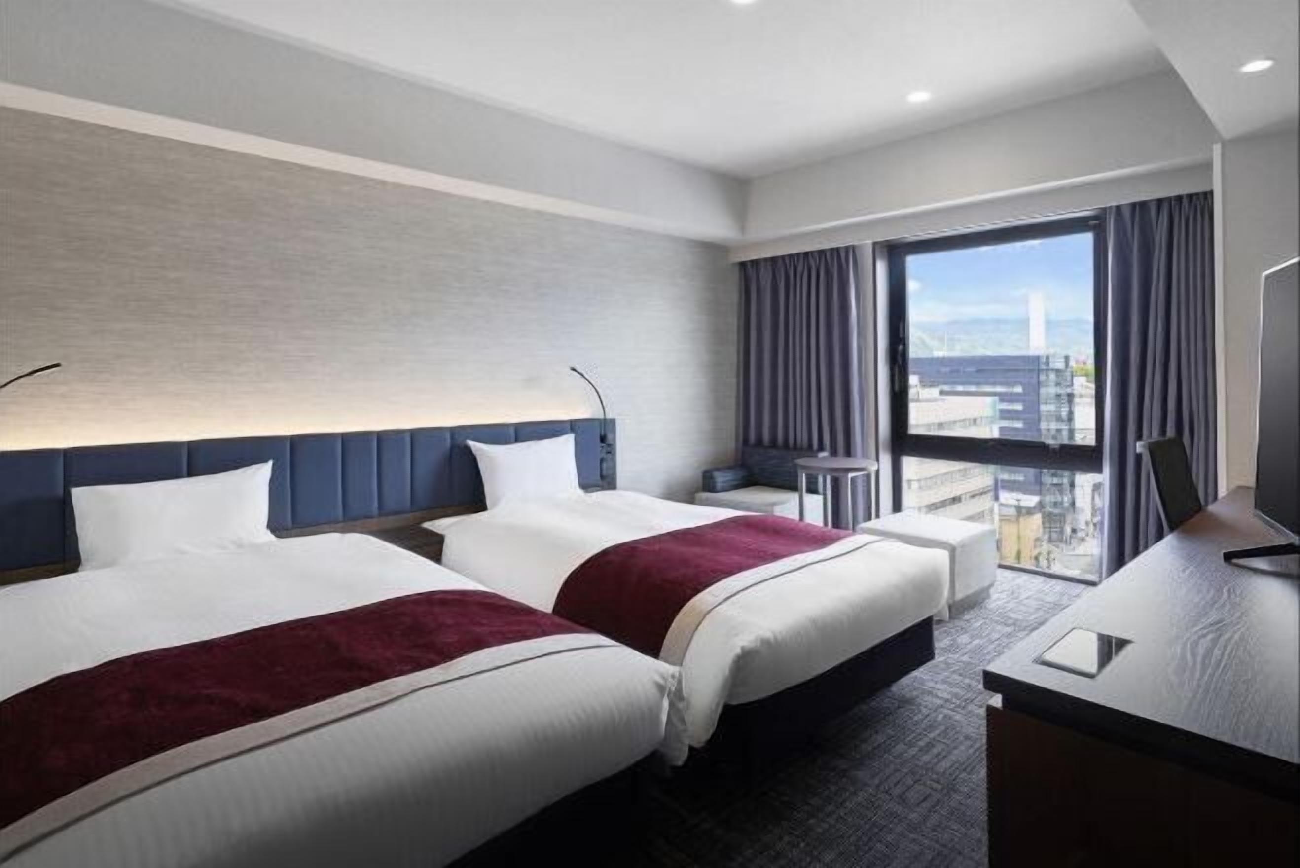 Down comforters, in-room safe, desk, laptop workspace