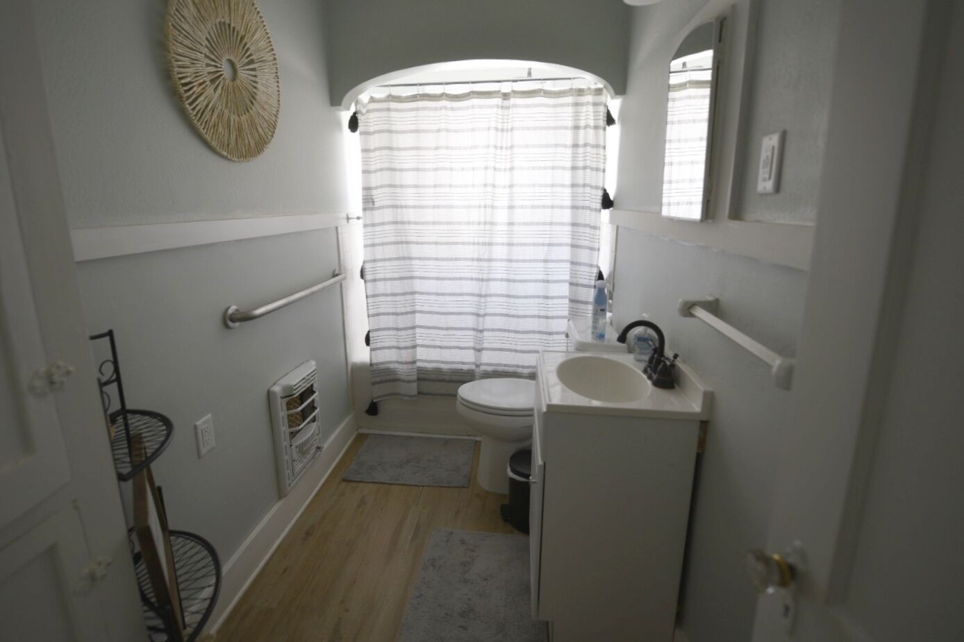 Charming 1920 Tudor-style house, great location!