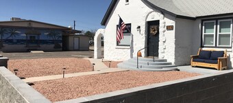 Charming 1920 Tudor-style house, great location!