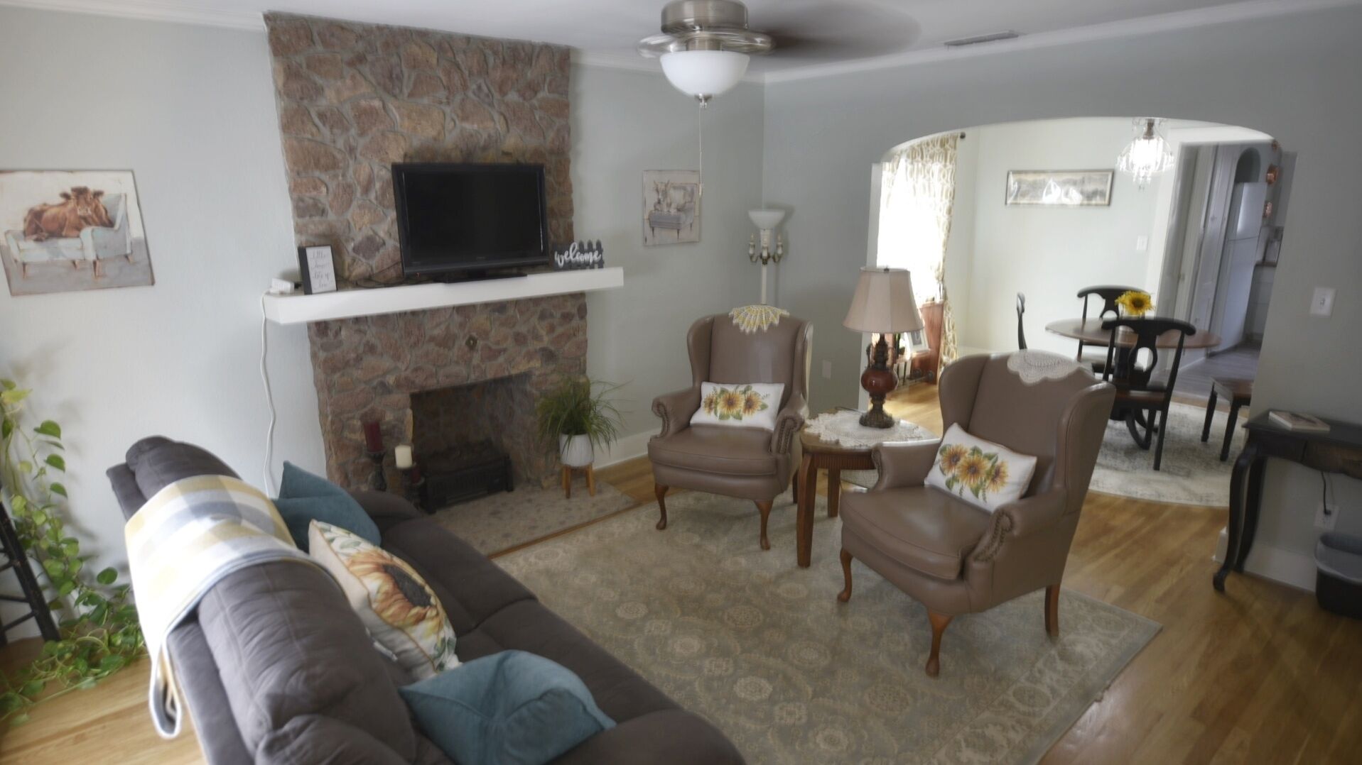 Charming 1920 Tudor-style house, great location!