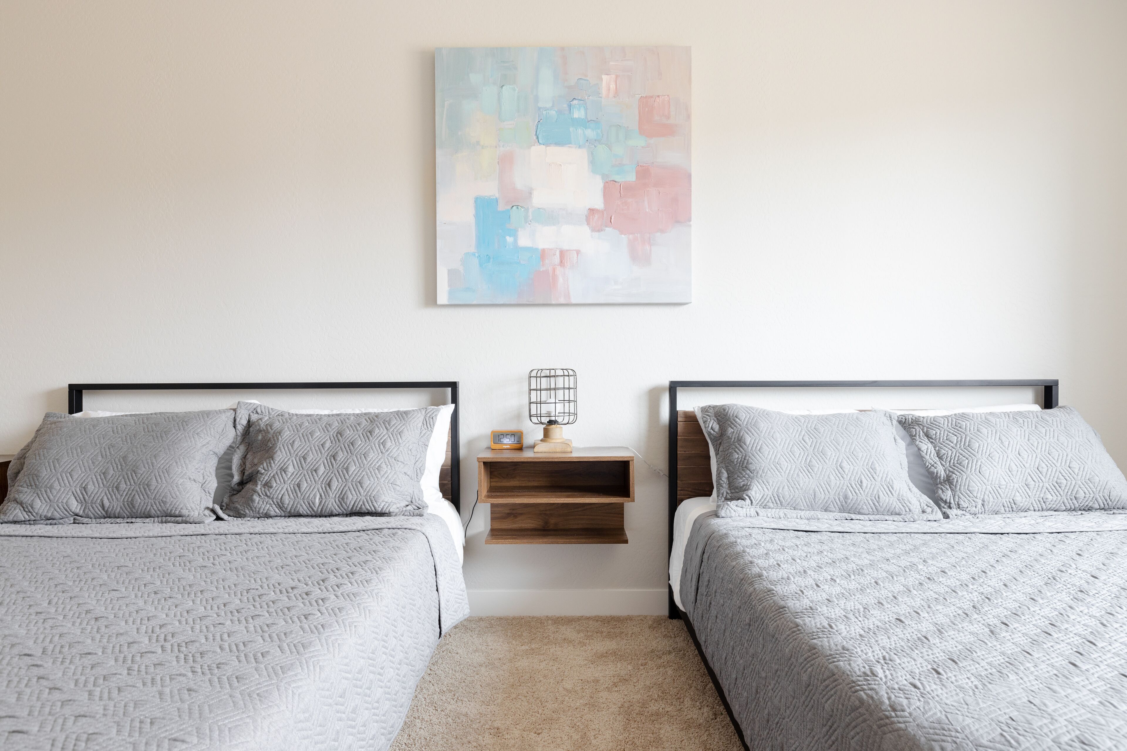 ★ Mountain View Apartment with Amazing Amenities ★ Private Garage 