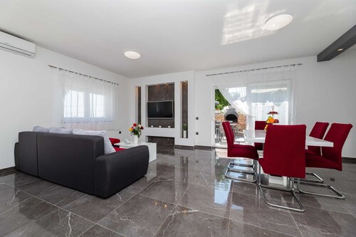 Villa Mia with private pool