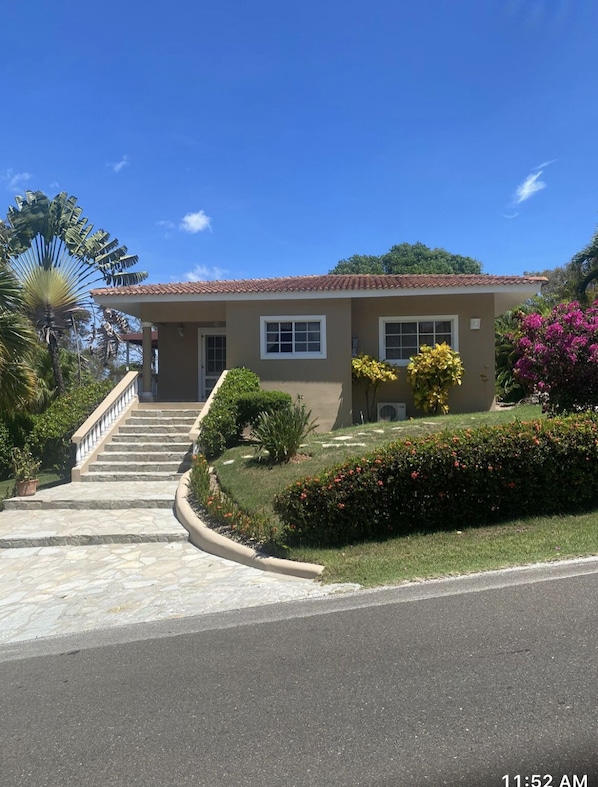 Exterior - RESIDENTIAL HISPANIOLA,  walking distance to town & beach (Sosúa)