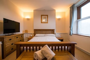 4 soverom, strykejern/-brett, reiseseng for barn og wi-fi (inkludert)