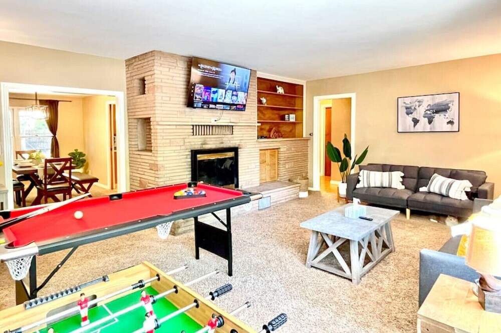Urban Retreat King Bed Loaded with Entertainment