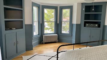 4 bedrooms, WiFi, bed sheets