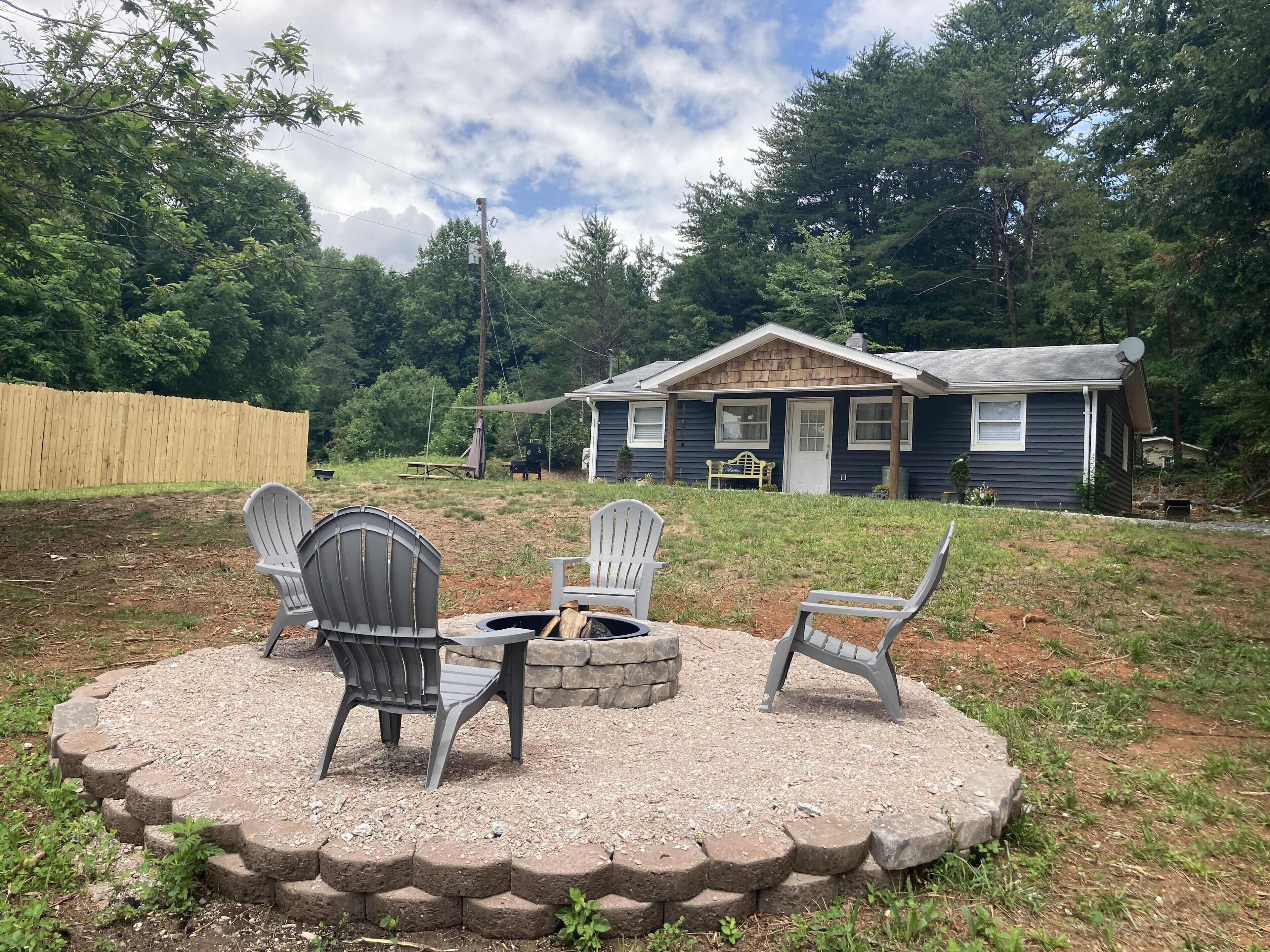 Cute home only half a mile to downtown Bryson!