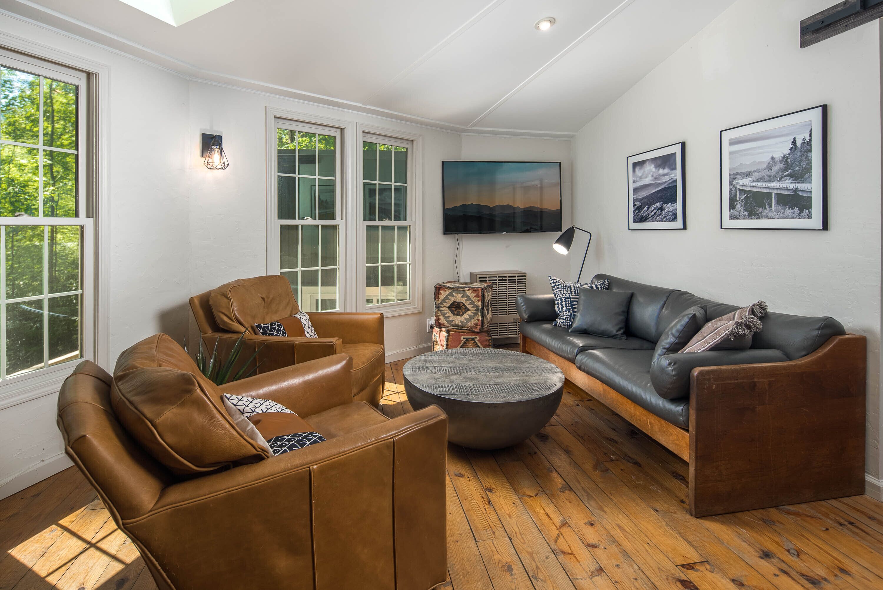 Boulder Bungalow: Walk to River! Walk to Winery!