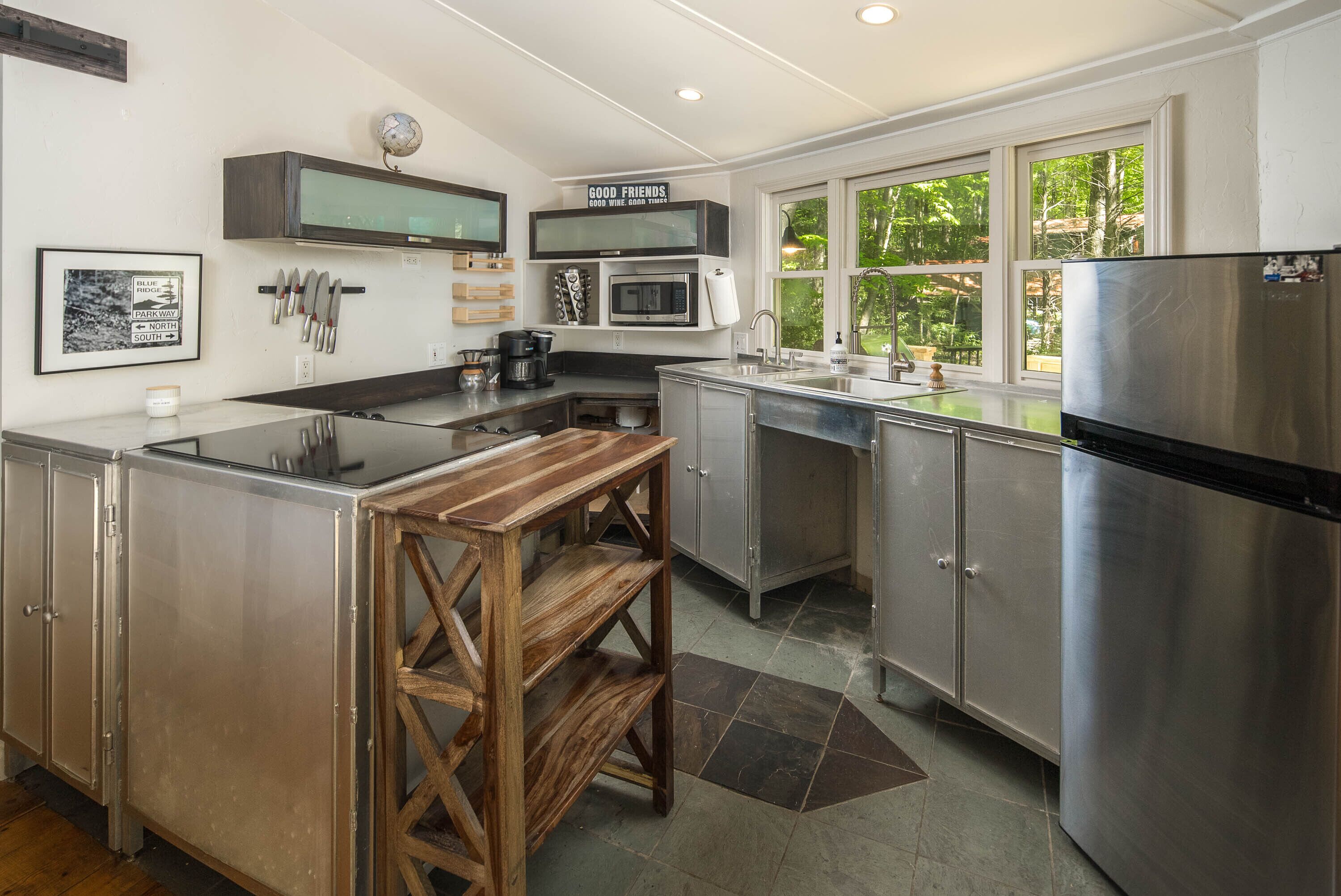 Boulder Bungalow: Walk to River! Walk to Winery!