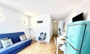 TV - New Alboran Salou, heated, pool and wifi (Salou)