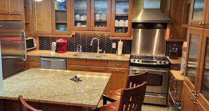 Wrigley 2 bedroom 2 bath with free parking & yard!