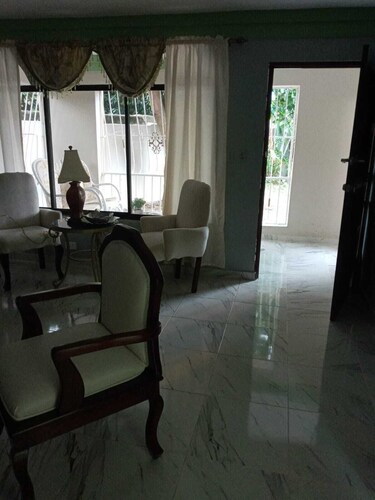 Beautiful home away from home . Clean 3BR Home🌻