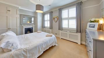 4 bedrooms, iron/ironing board, travel crib, WiFi