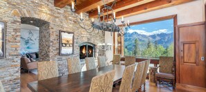 House, 6 Bedrooms | Dining