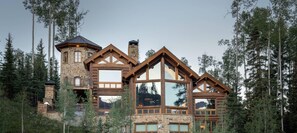 House, 6 Bedrooms | Exterior