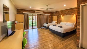 Chambre Triple Deluxe | Fer et planche à repasser, Wi-Fi gratuit, draps fournis