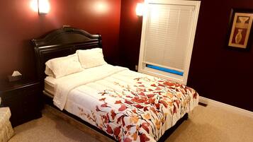 3 bedrooms, desk, iron/ironing board, travel crib