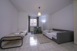 Iron/ironing board, free WiFi, bed sheets