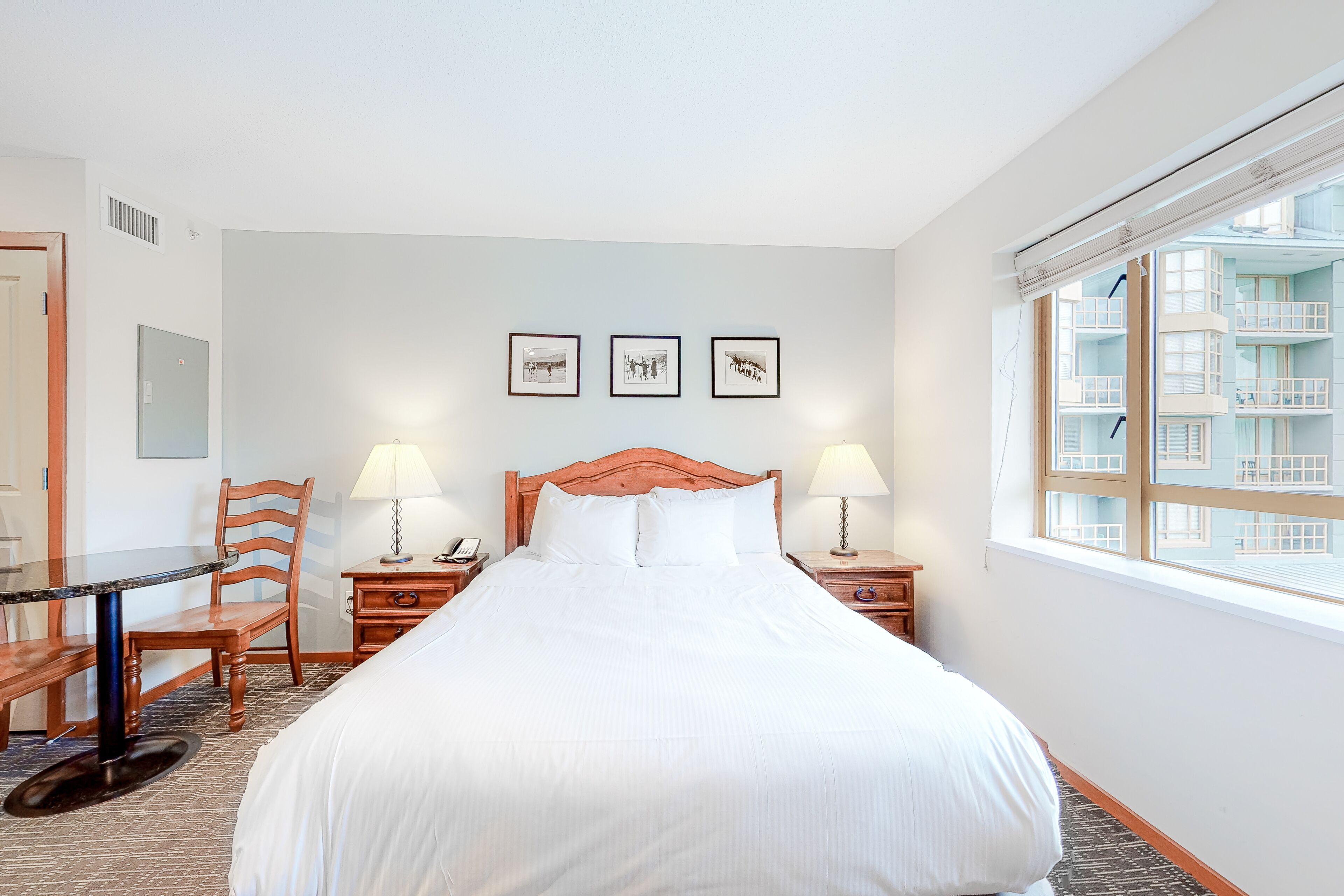 Efficient mountain condo with kitchenette, pool & hot tub