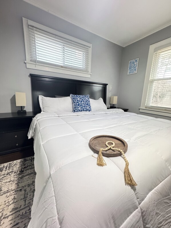 2 sovrum, skrivbord, strykjärn/strykbräda och wi-fi