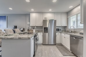 Fridge, microwave, oven, stovetop - Ground Level Beautiful Remodeled Condo in Resort Setting In Downtown Scottsdale. (Scottsdale)