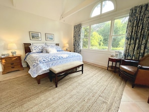 3 bedrooms, desk, iron/ironing board, travel cot - Old-World Retreat at 1860s Manor: Luxury Amenities - Tennis Court & Nature Trail (Virginia Beach)